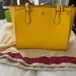 Tory Burch Robinson tote in yellow saffiano leather